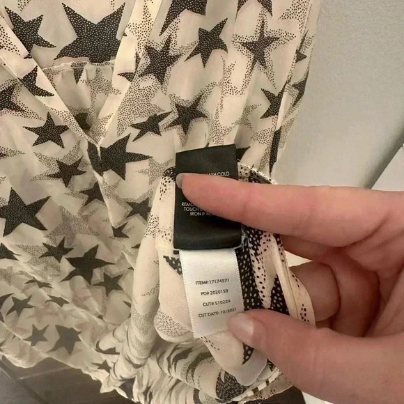TORRID STARS BLOUSE SIZE 4 - Picture 4 of 4